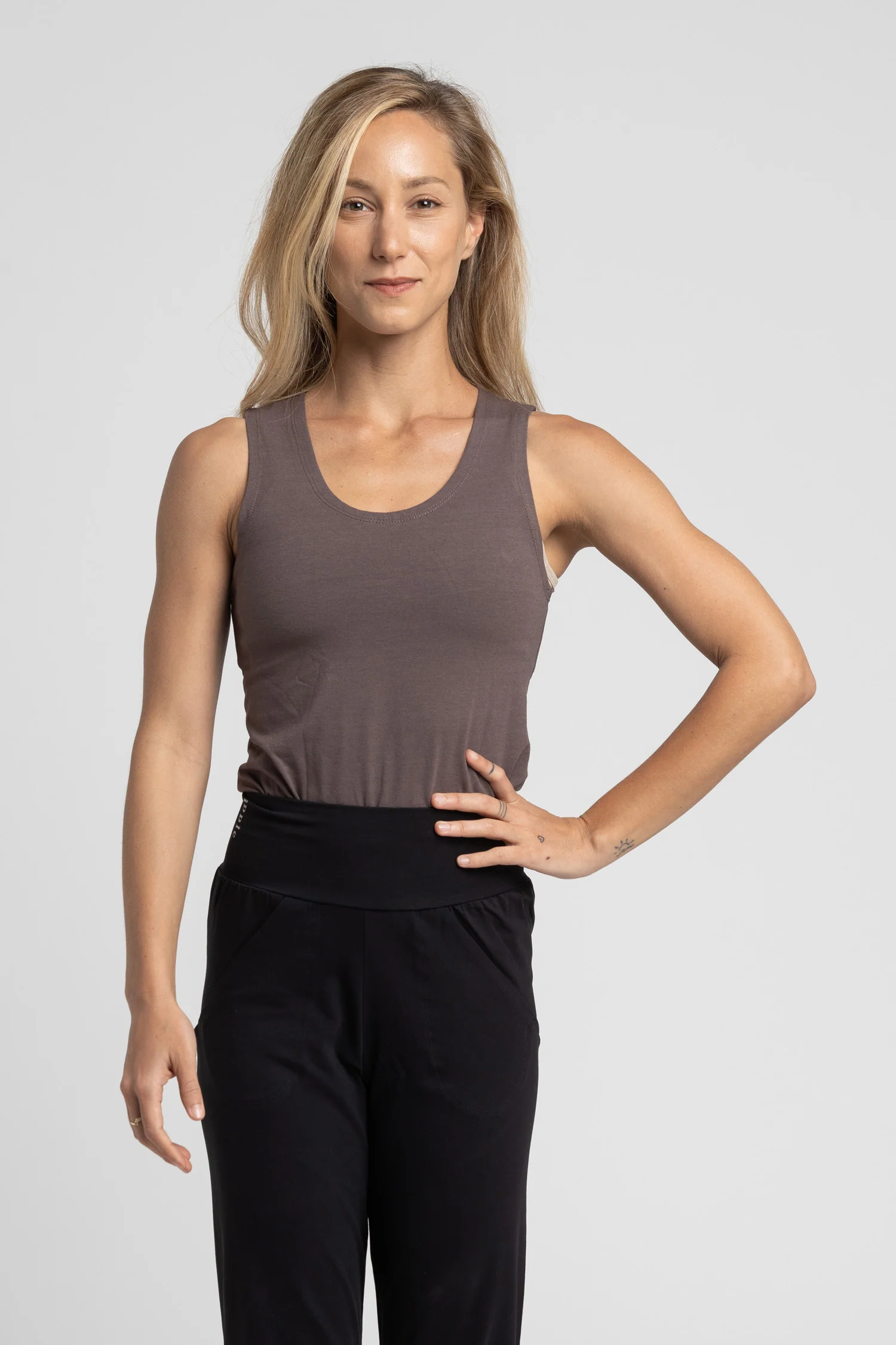 Half Moon Open Back Tank Top - Image 3