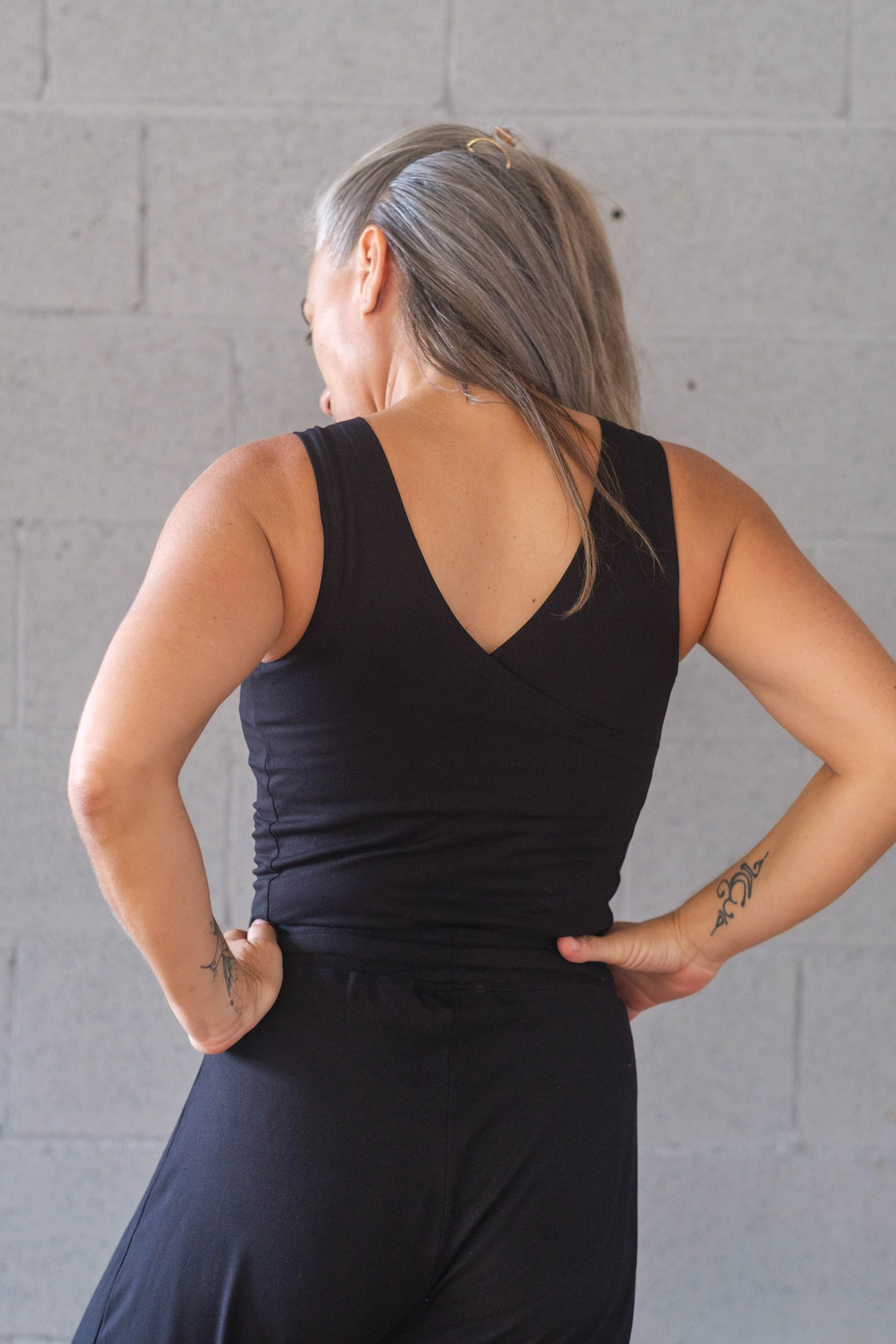 I'mPerfect Soft Modal V Back Tank Top 50%off - Image 3